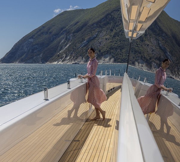 Side Deck - Lifestyle