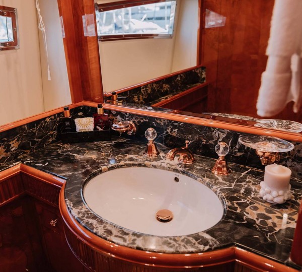 Single Cabin Guest Bathroom