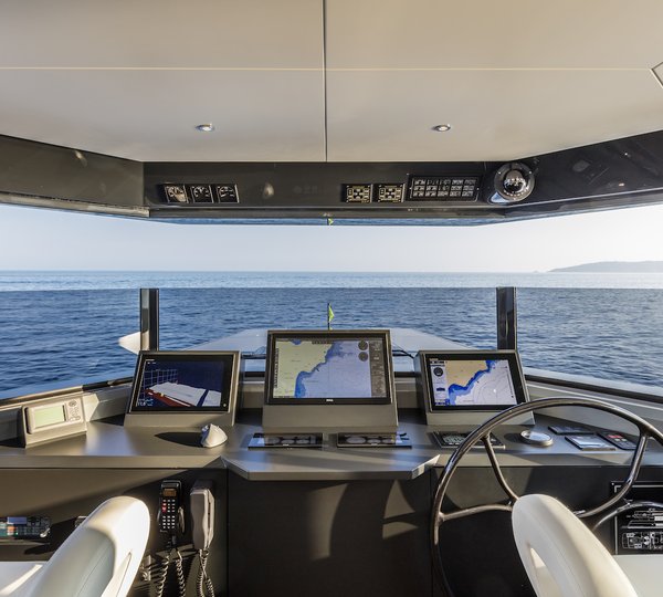 Sky Lounge Forward - Wheelhouse