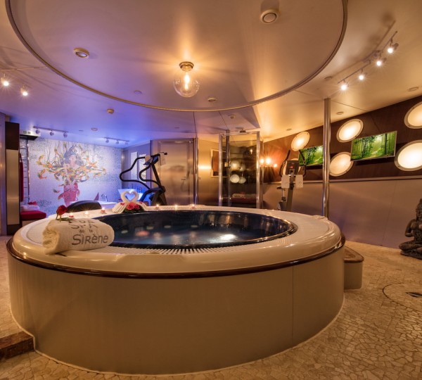 Spa With Jacuzzi And Gym