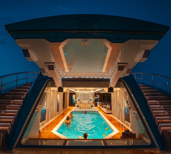 Spectacular Beach Club By Night