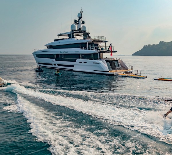 Stern With Transom Area