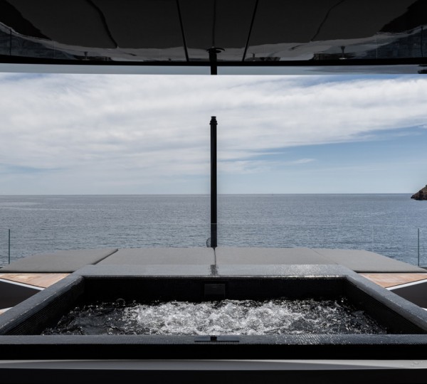 Sun Deck - Jacuzzi Pool