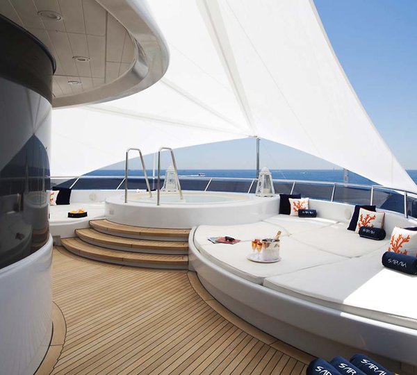 Sun Deck Jacuzzi And Sunpads