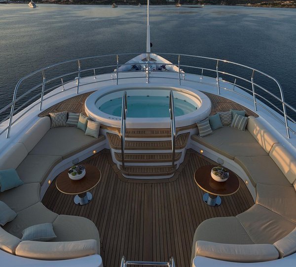 Sun Deck Jacuzzi With Sun Pads