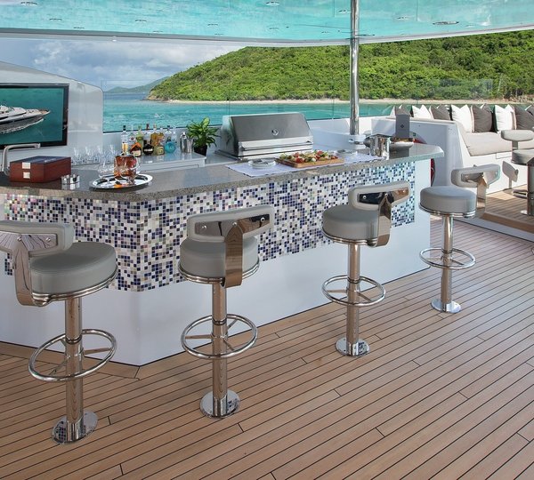 Sun Deck Bar With Barbecue