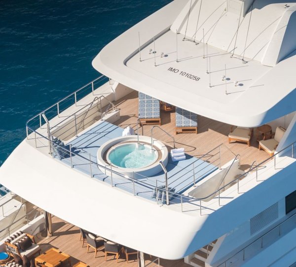 Sun Deck With Jacuzzi