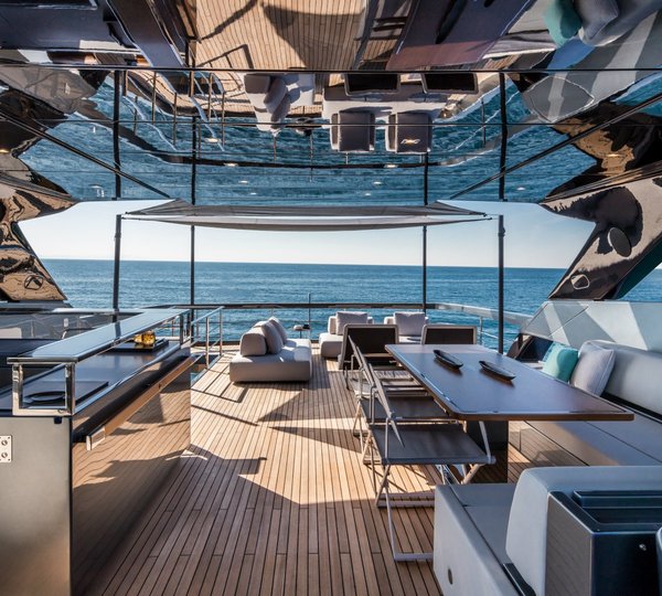 Sun Deck With Dining Area And Bar