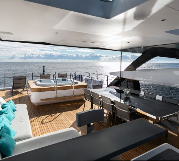 Sun Deck With Jacuzzi