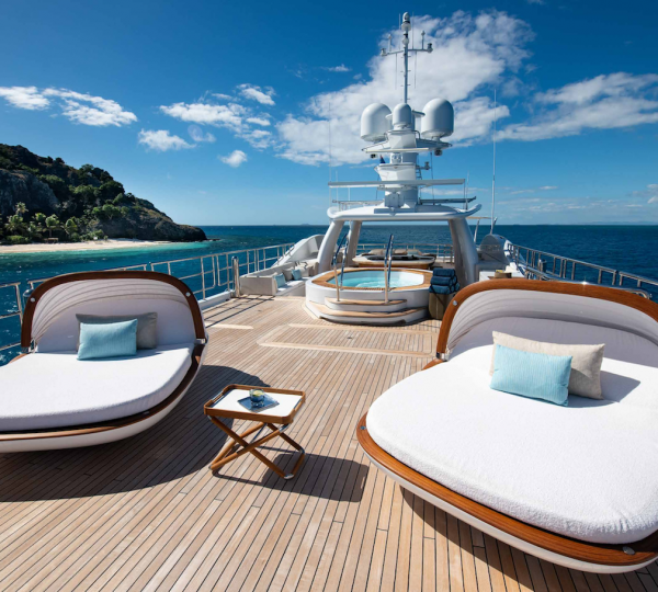 Sundeck With Jacuzzi