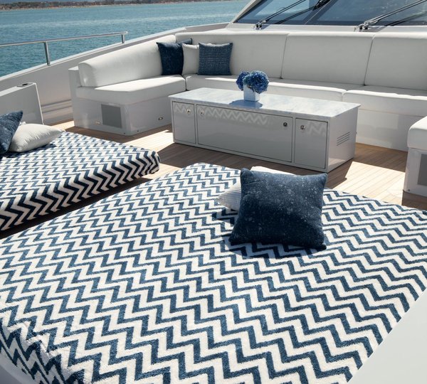 Sunpads Forward On The Upper Deck