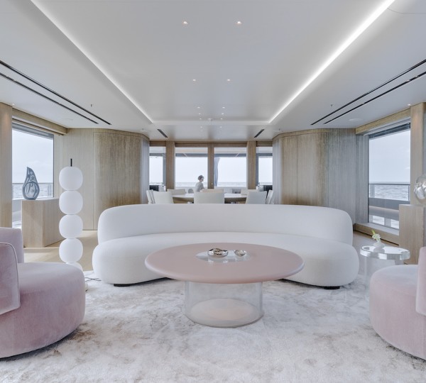 Superyacht ENTOURAGE