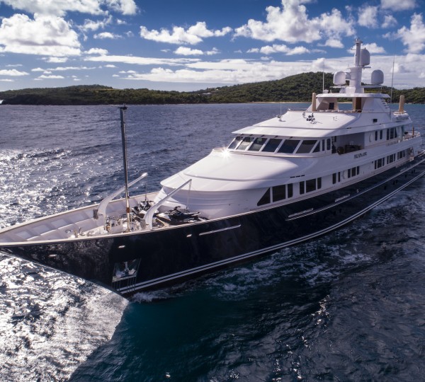 Superyacht BROADWATER