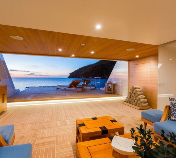 Swim Platform : Beach Club