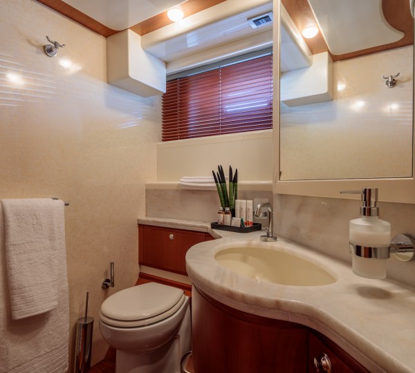 Twin Cabin 2 Ensuite
