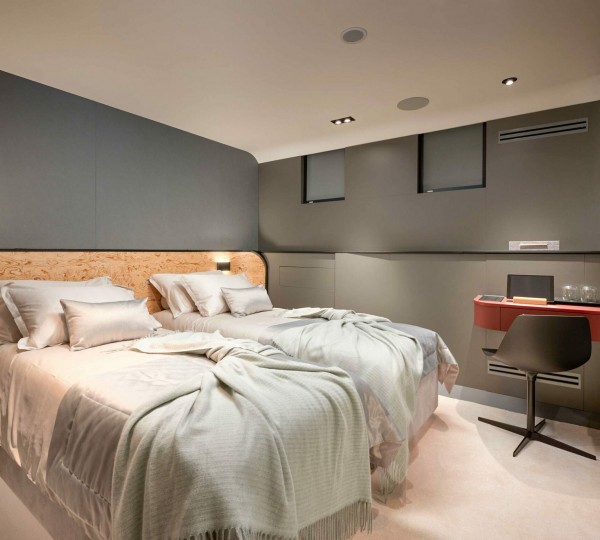 Twin Cabin Convertible - Portside