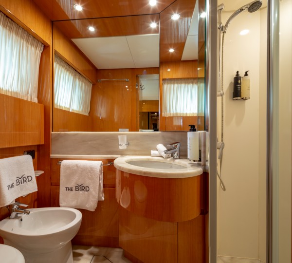 Twin Cabin Guest Ensuite