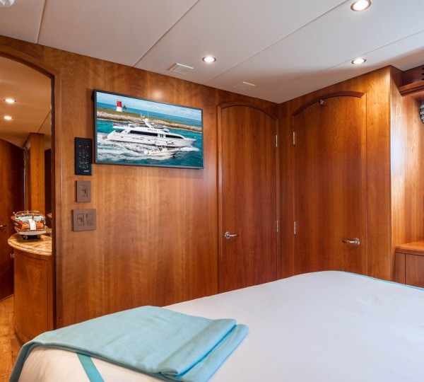 Twin Converted Into Queen