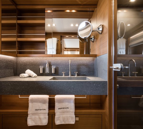 Twin Ensuite Bathroom