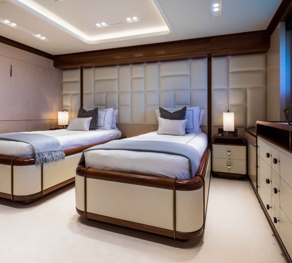 Twin Guest Cabin - Lower Deck