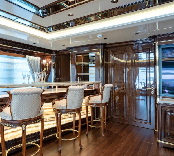 Upper Deck - Sky Lounge