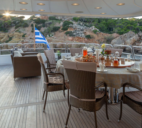 Upper Deck Alfresco Dining Area