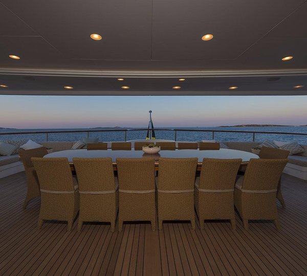 Upper Deck Alfresco Dining Option