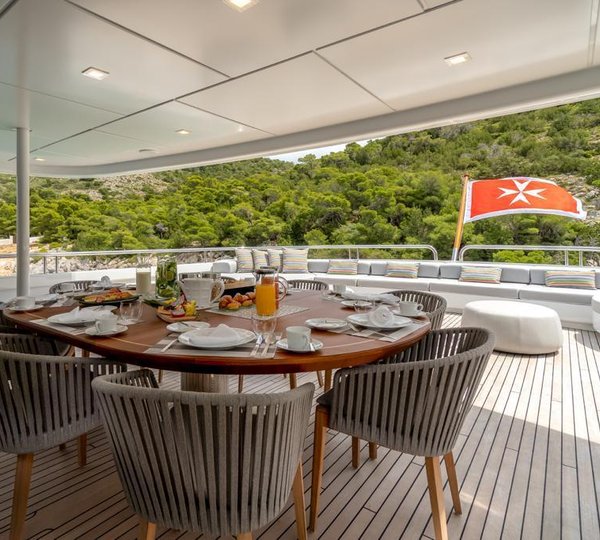 Upper Deck Dining Al Fresco