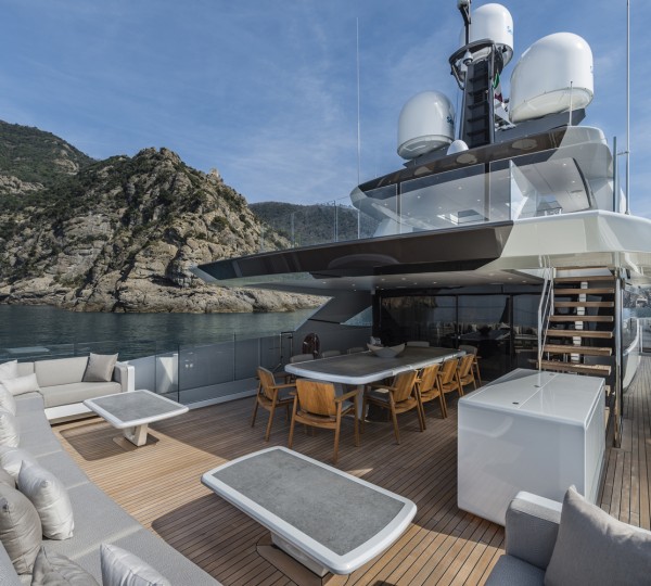 Upper Deck Dining And Seating