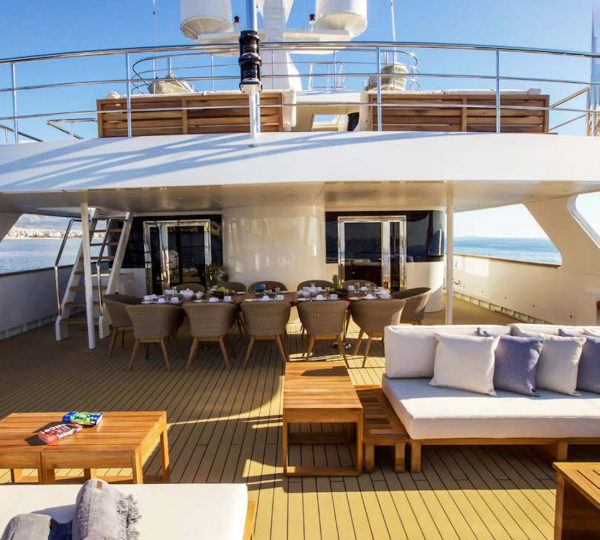 Upper Deck Dining And Seating