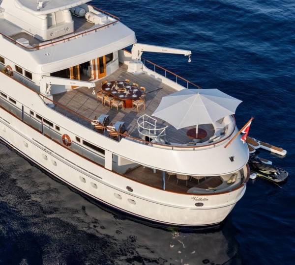 Upper Deck With Flybridge