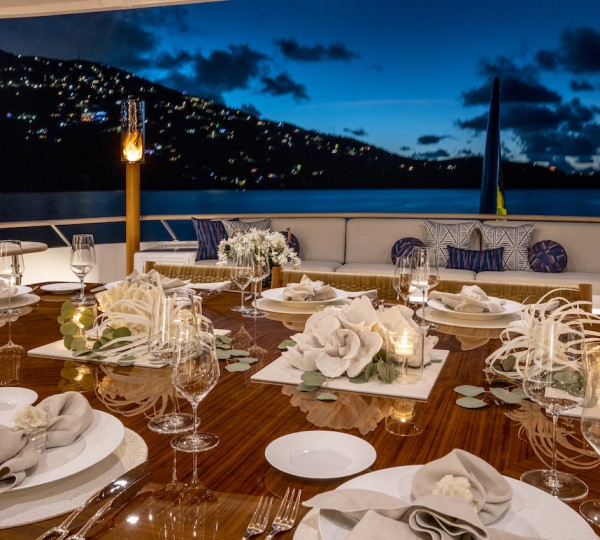 Uppr Deck - Alfresco Dining Set Up