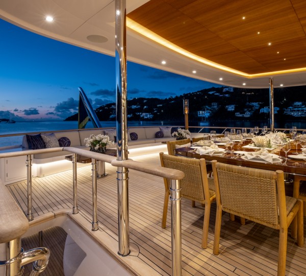 Uppr Deck-aft Deck Dining Table