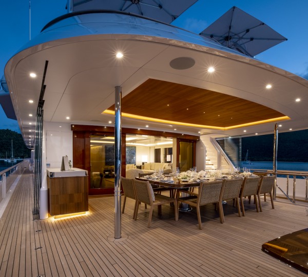 Uppr Deck-aft Deck Dining