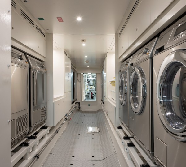 Utility Lower Deck Tunner Laundry Forward Area