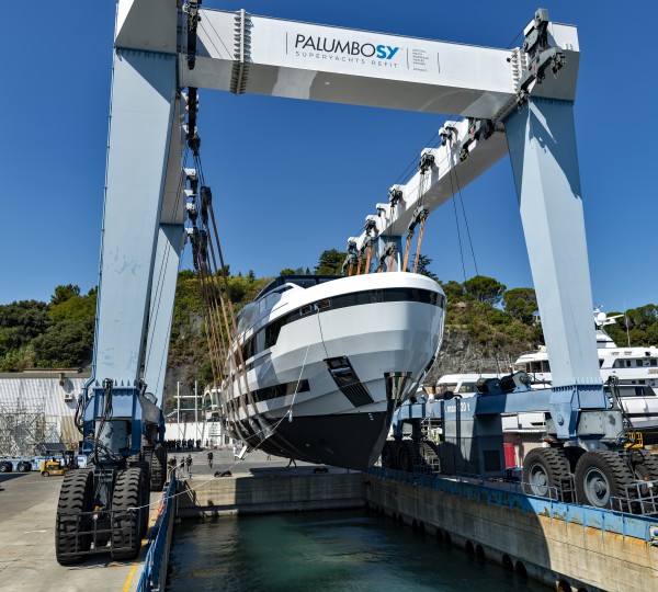 motor yacht L.A.U.L. at launch