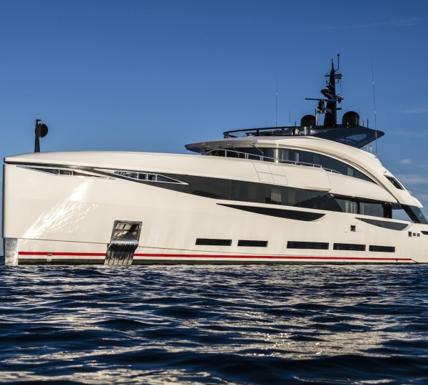 Yacht ULTRAVIOLET II By ISA