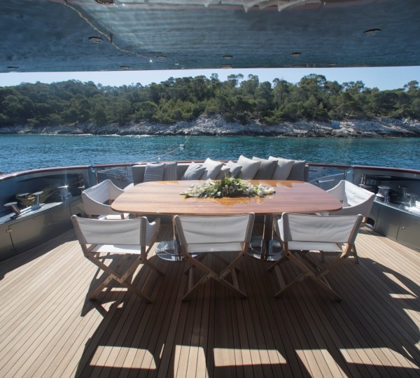 Aft deck dining
