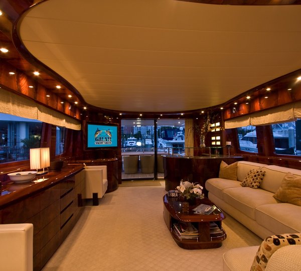 The 27m Yacht EN LESS