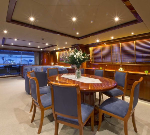 The 30m Yacht BOJANGLES