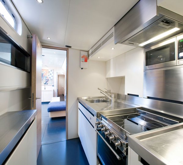 The 31m Yacht BARONG C