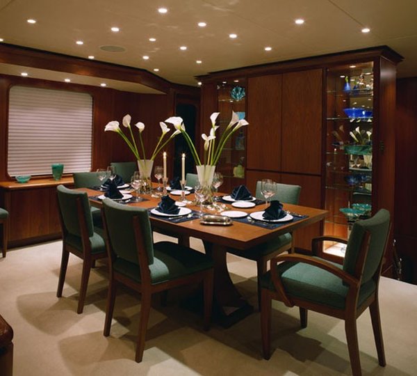 The 33m Yacht ANNE MARIE