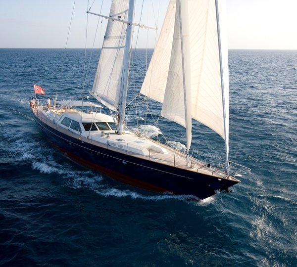 The 33m Yacht AVENTURA