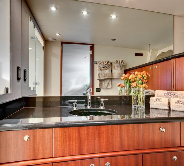 Close Up: Yacht ANDIAMO's Bath Captured