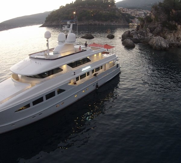 The 38m Yacht ALUMERCIA