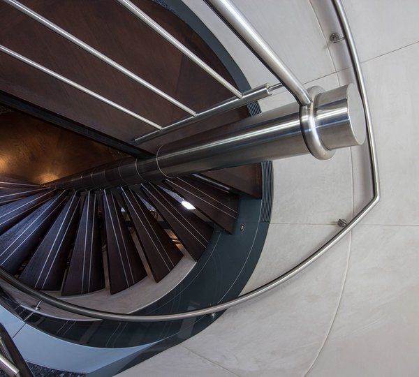 The 38m Yacht ALUMERCIA