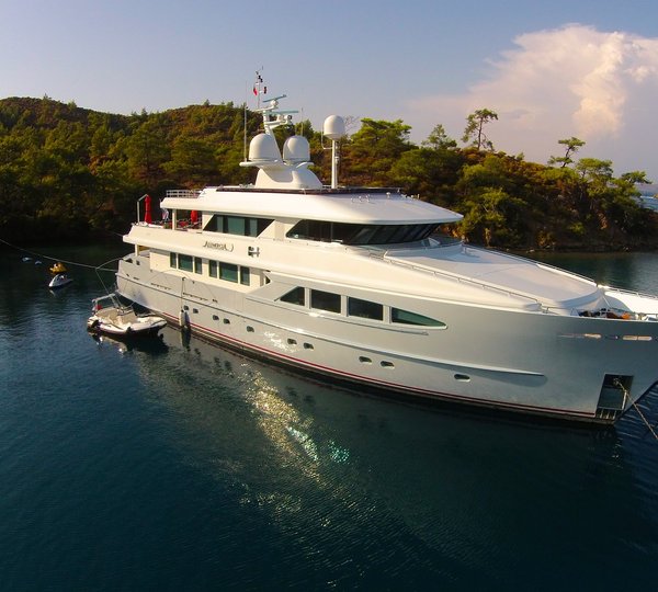 The 38m Yacht ALUMERCIA