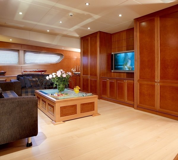 The 40m Yacht MAC BREW