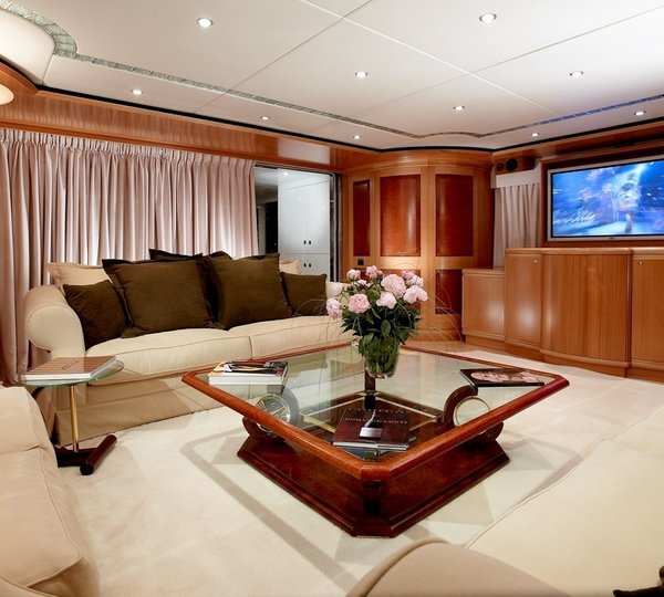 The 40m Yacht MAC BREW