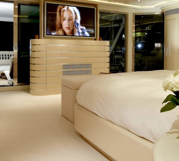 The 40m Yacht MAC BREW